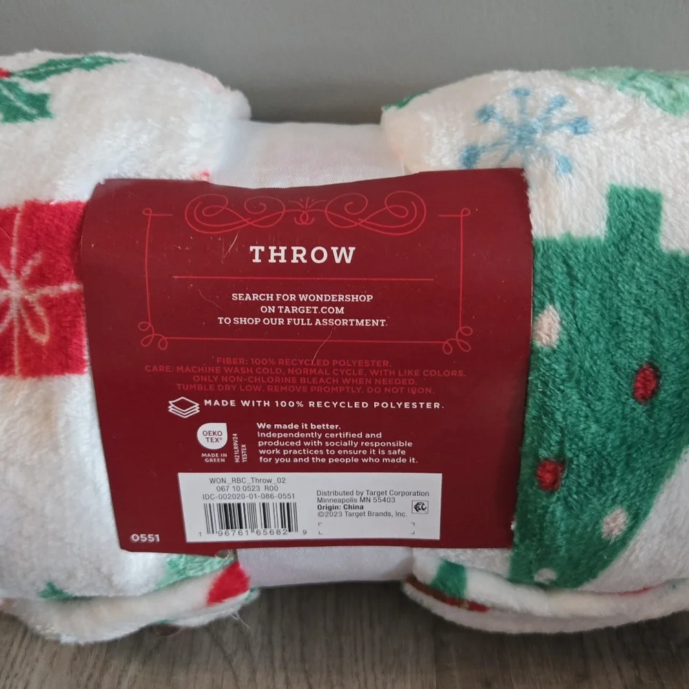Wonder Shop Festive Christmas Holiday Fleece Throw Blanket 50inch X 60inch, NWT